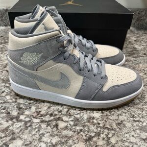 Nike Air Jordan 1 Mid SE Coconut Milk